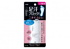 Быстросохнущий ионный дезодорант-гель для ног Ban Sweat-Blocking Foot Gel, блокирующий потоотделение и неприятные запахи (аромат трав), LION 40 мл