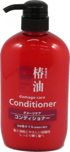Кондиционер с натуральным маслом камелии для объема и блеска волос Tsubaki Oil Damage Care Conditioner, KUMANO COSMETICS  600 мл