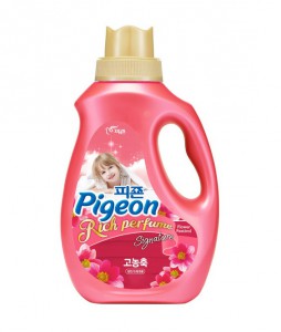 Кондиционер для белья Rich Perfume Signature Hi-Enriched Fabric Softener Flower Festival, PIGEON   2000 мл