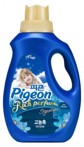 Кондиционер для белья Rich Perfume Signature Hi-Enriched Fabric Softener Ice Flower, PIGEON   2000 мл