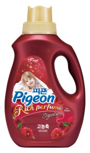 Кондиционер для белья Rich Perfume Signature Hi-Enriched Fabric Softener La Fiesta, PIGEON   2000 мл