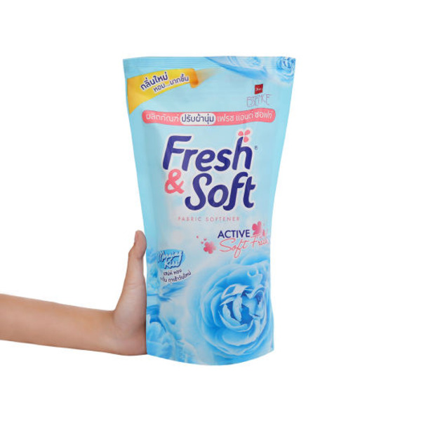 Кондиционер для белья Essence Fresh & Soft Blue Softener, CJ LION  600 мл (запаска)