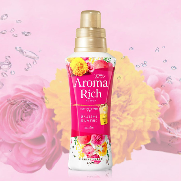 Кондиционер для белья длительного действия Aroma Rich Scarlett с богатым ароматом натуральных масел, LION 520 мл