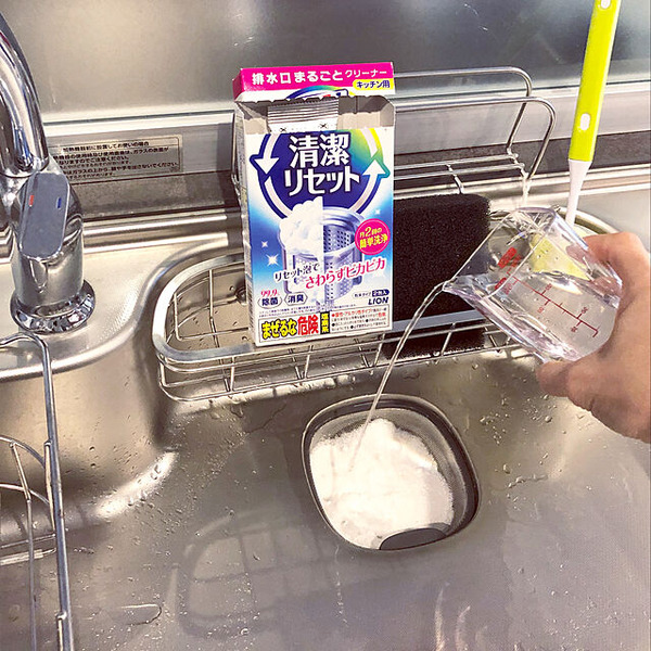 Очиститель для сеточки кухонной раковины с дезодорирующим эффектом  Look Plus, Lion 2 х 40 г