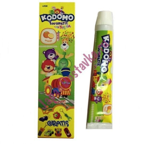 Детская зубная паста с 6 месяцев Orange (апельсин), KODOMO 45 г (+ игрушка) 