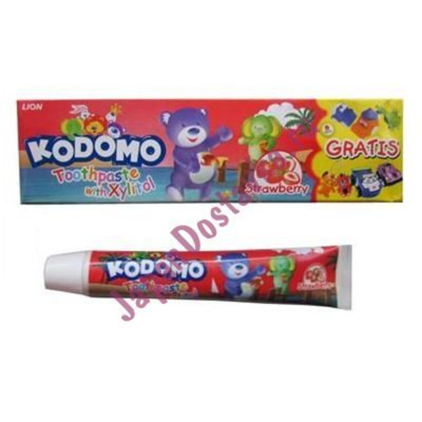 Детская зубная паста с 6 месяцев Strawberry (клубника), KODOMO ( ) 45 г (+ игрушка)