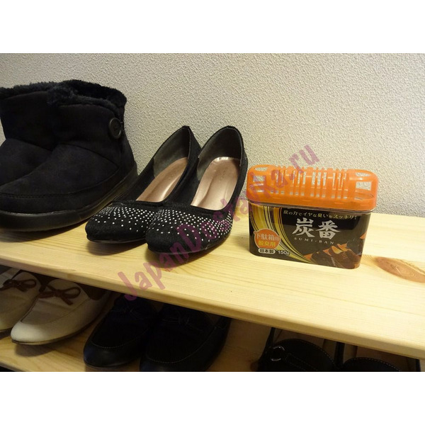 Дезодорант-поглотитель запахов для обувных шкафов (с древесным углём), KOKUBO  150 г